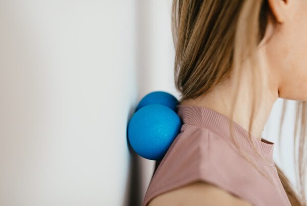 5 Ways You Can Relieve Neck Pain at Home by a Specialist